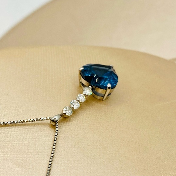 EUC Platinum Natural London Blue Topaz Heart Necklace w/ Diamond Accents - Picture 7 of 17